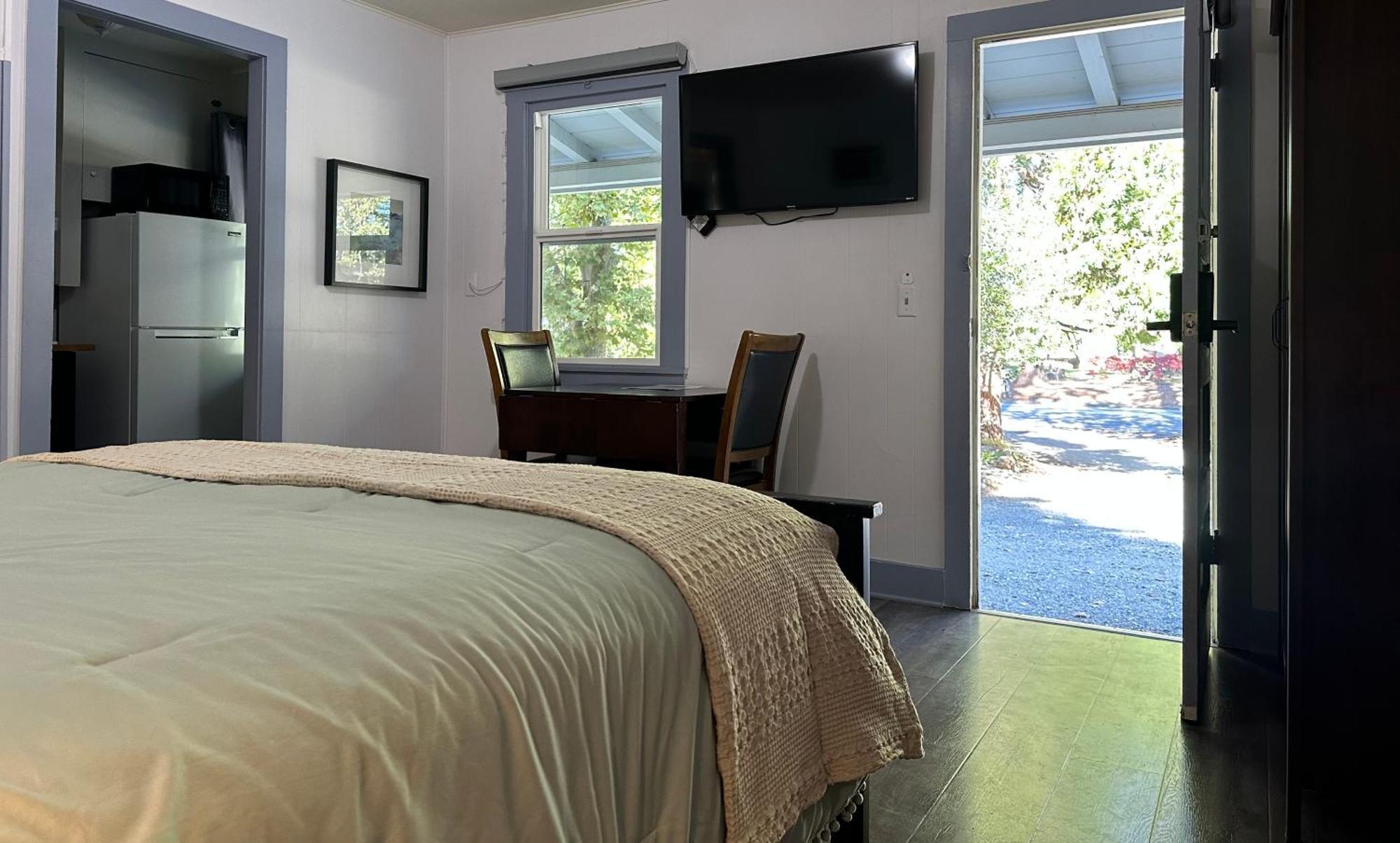 The Pines Inn And Cottages Grass Valley Esterno foto